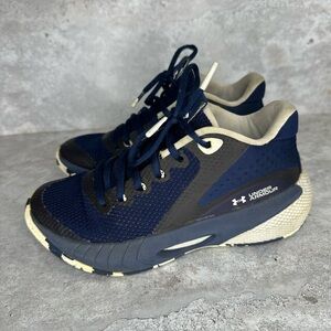 Under Armour HOVR BREAKTHRU Women's Size 5 Navy Basketball Shoes‎